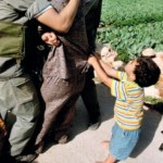 Ο σπαραγμός ενός πεντάχρονου Παλαιστίνιου για τον πατέρα του – video